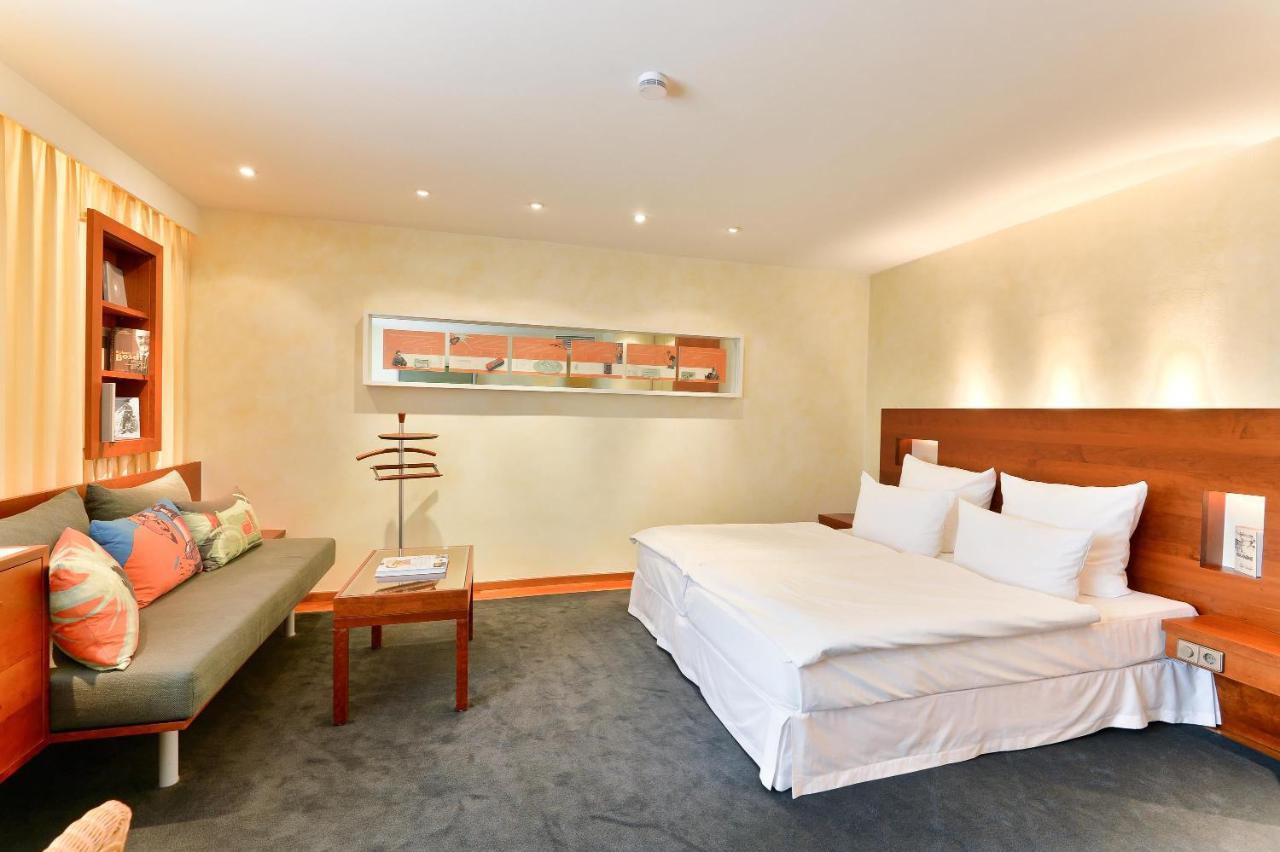 Hotel Adler Asperg Екстер'єр фото