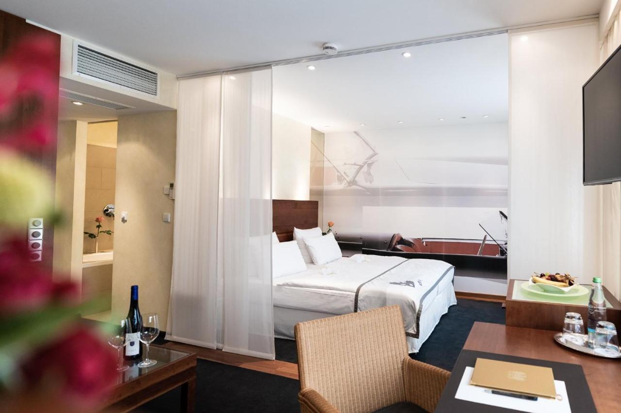Hotel Adler Asperg Екстер'єр фото