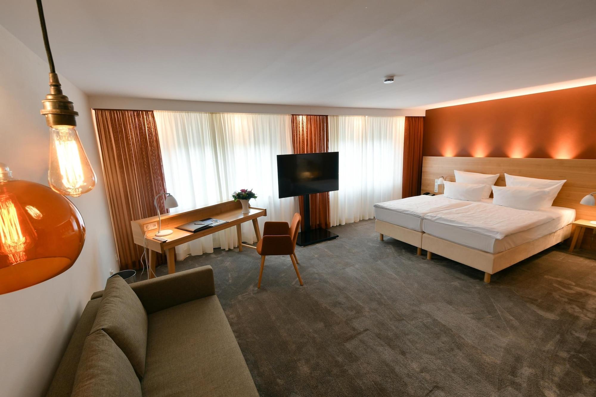 Hotel Adler Asperg Екстер'єр фото