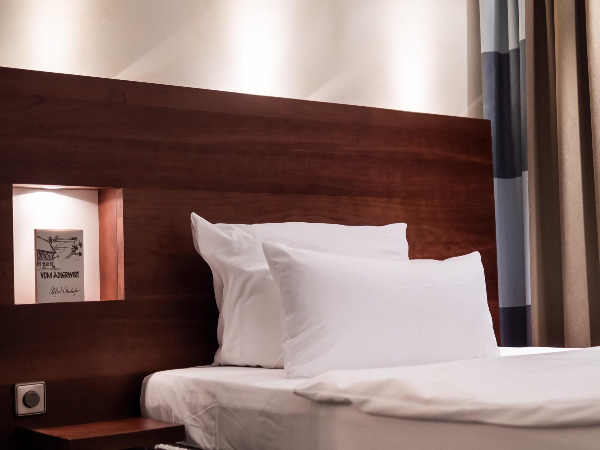 Hotel Adler Asperg Екстер'єр фото