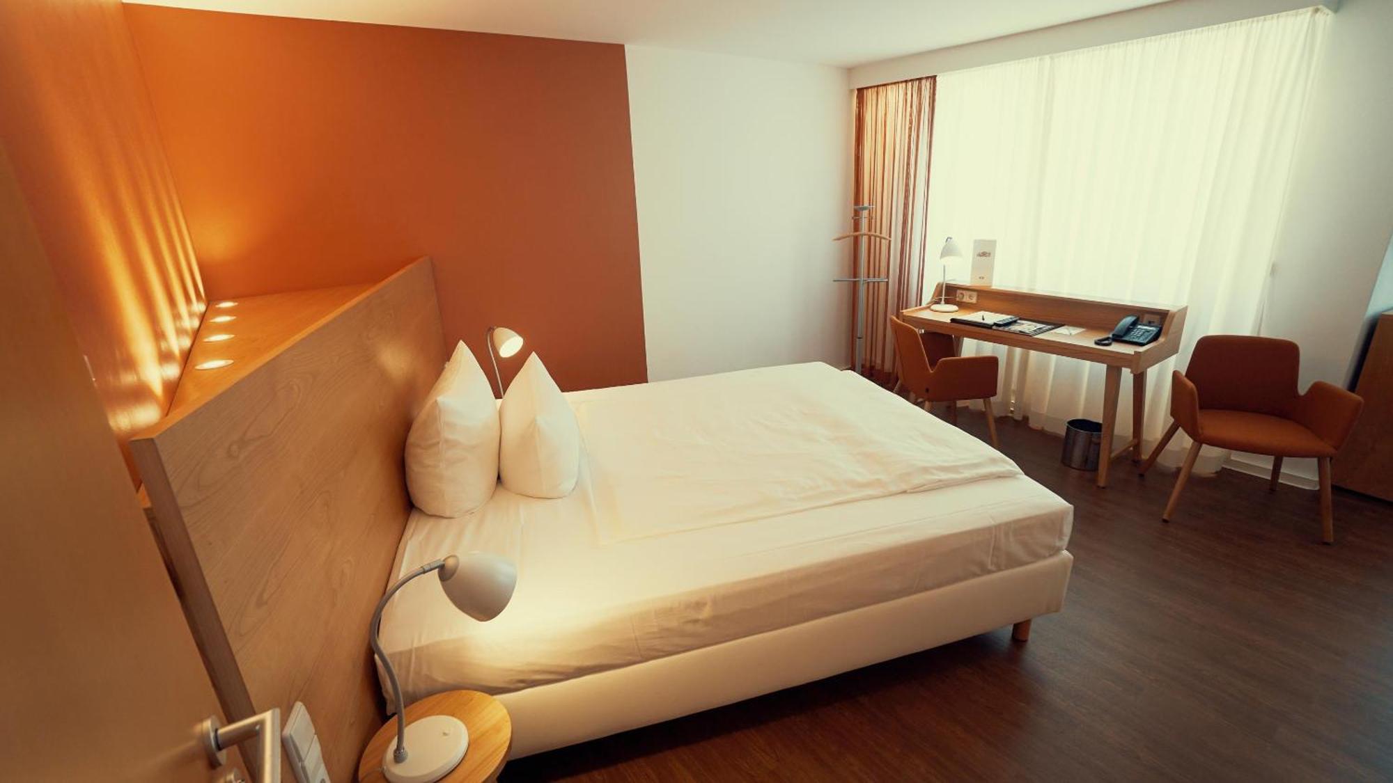 Hotel Adler Asperg Екстер'єр фото